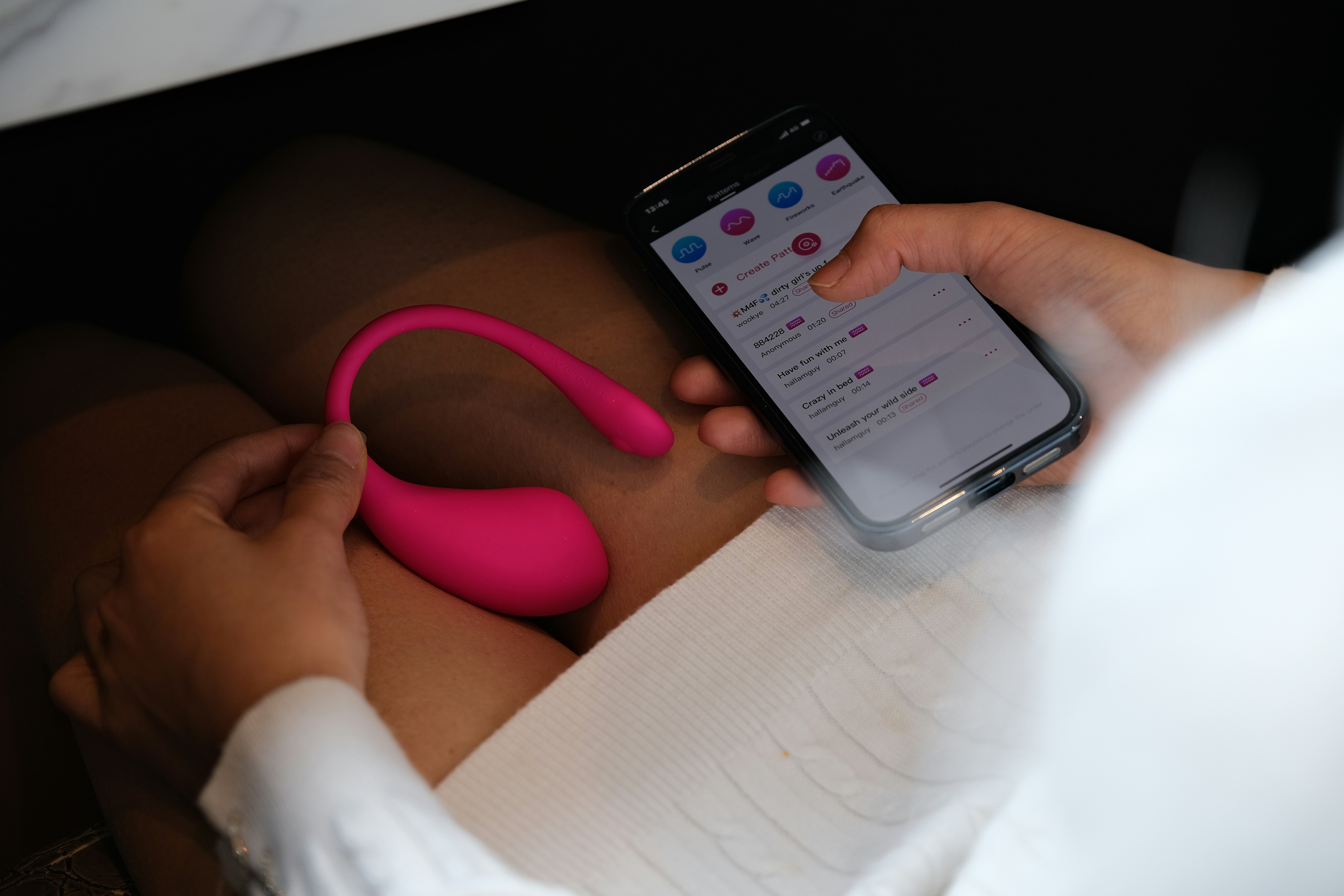 Tecnologia e piacere: cosa sono i sex toys smart?